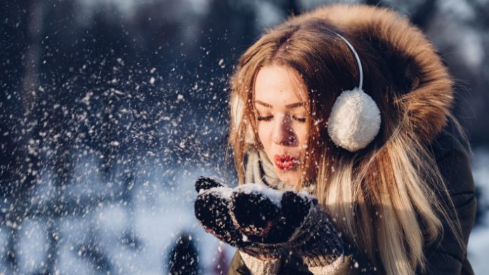 Mädchen im Schnee